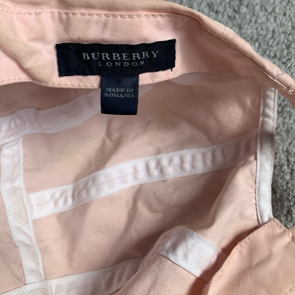 💯Authentic Burberry women’s cap in light pink - Picture 3 of 3
